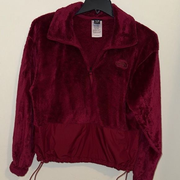 The North Face Women's Deep Red Teddy Jacket
Great for the ❄️ winter season ❄️ - Picture 9 of 9